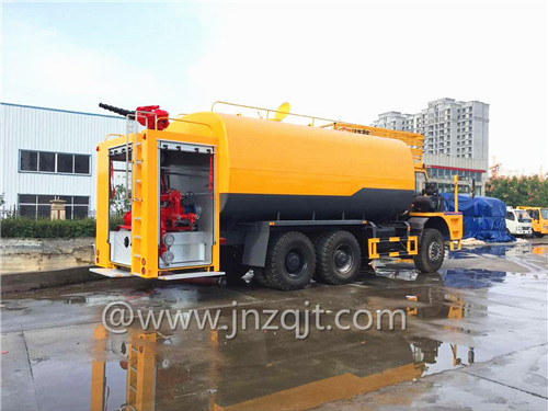 40噸巨無(wú)霸消防車 微信圖片_20171212132617.jpg